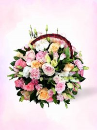 กระเช้าดอกไม้สีสดใส แสดงความยินดี