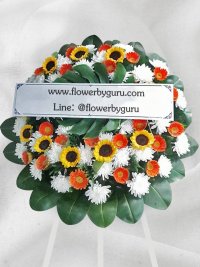 พวงหรีดดอกไม้โทนขาวเหลืองส้ม